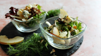 Apple - yoghurt fennel salad recipe