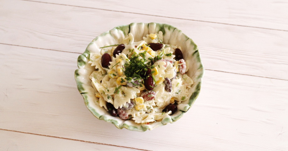 Quick vegetable-pasta salad with mayonnaise