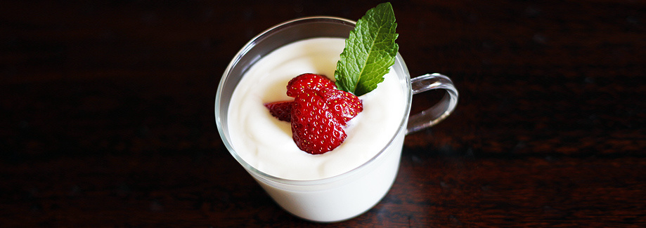 Yogurt with Pödör poppyseed oil