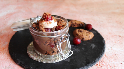 Chocolate-sour cherry mousse recipe